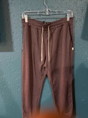 Vuori Maroon/Brown Drawstring Joggers with Cream Tie